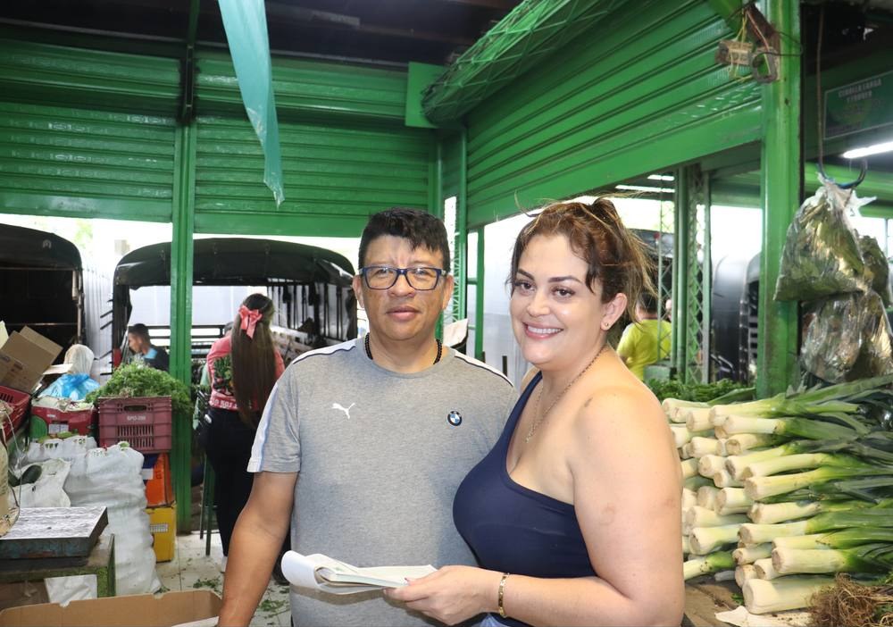 Don José y Doña Laura en el puesto
