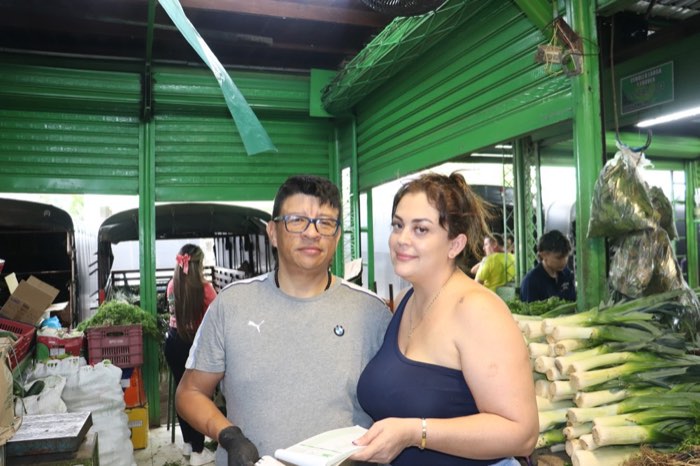 Hortalizas JL en el puesto